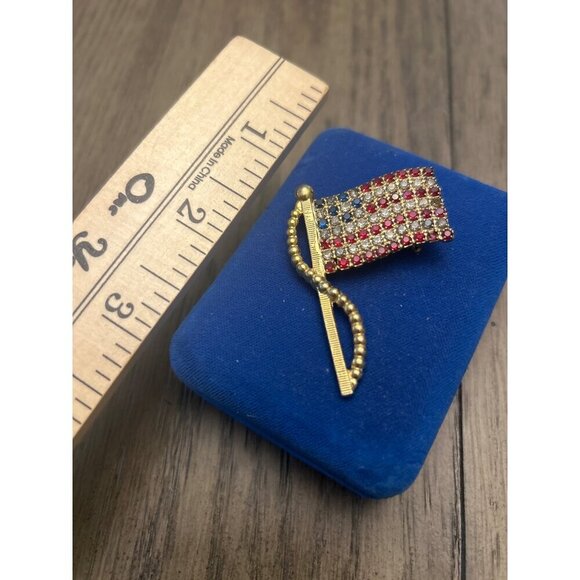 American Flag Brooch Pin With Red & Blue Rhinestones Gold Tone Metal Storage 2x3 - Picture 3 of 6